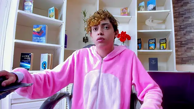 Twinkk Guy online show from 11-23-25, 08:30