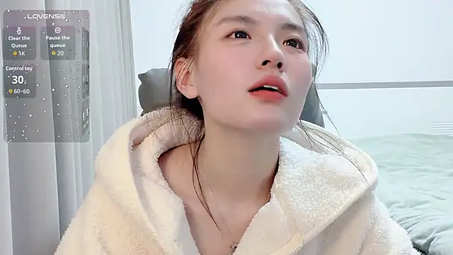 Snapshot of H-2005 chatting on 02-08-26, 12:58 H-2005 online show from 02-08-26, 12:58