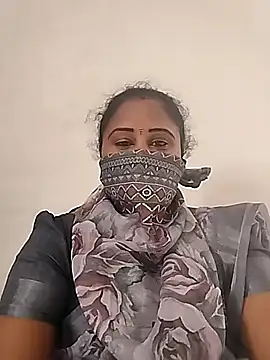 Snapshot of Tamil_devagi chatting on 11-18-25, 08:19 Tamil devagi online show from 11-18-25, 08:19