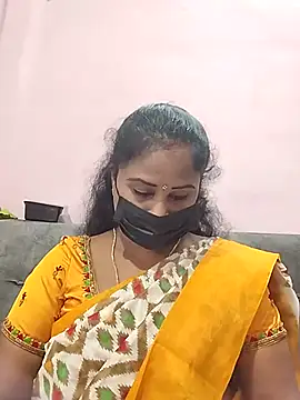 Snapshot of Tamil_devagi chatting on 11-21-25, 06:17 Tamil devagi online show from 11-21-25, 06:17