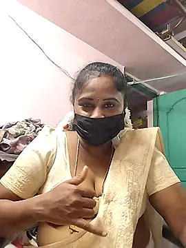 Snapshot of Tamil_devagi chatting on 11-25-25, 06:19 Tamil devagi online show from 11-25-25, 06:19