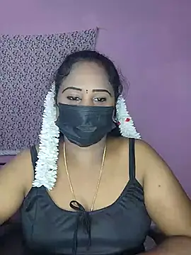 Snapshot of Tamil_devagi chatting on 06-12-26, 05:12 Tamil devagi online show from 06-12-26, 05:12
