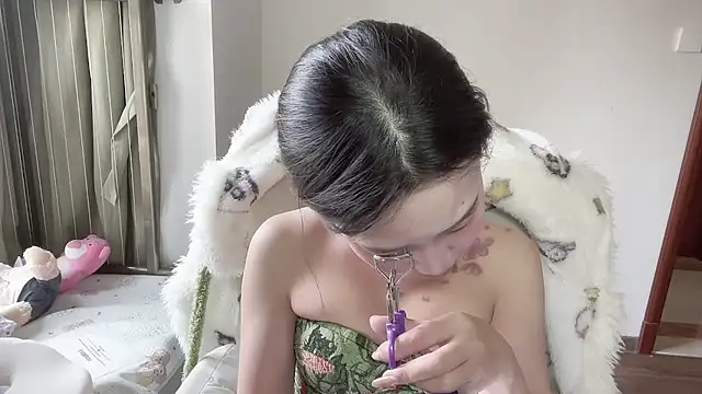 Snapshot of Sep-oo chatting on 12-04-25, 01:15 Sep-oo online show from 12-04-25, 01:15