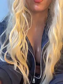 Snapshot of Manolya3434 chatting on 11-17-25, 06:24 Manolya3434 online show from 11-17-25, 06:24