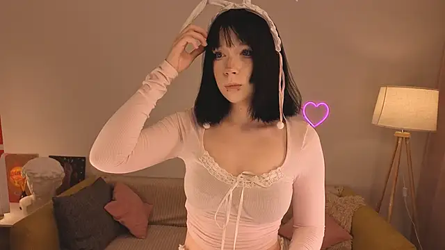 Snapshot of Miss_bane chatting on 11-24-25, 01:22 Miss bane online show from 11-24-25, 01:22