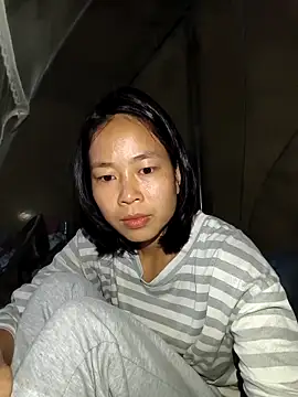 Snapshot of Cat-meow chatting on 11-24-25, 01:00 Cat-meow online show from 11-24-25, 01:00