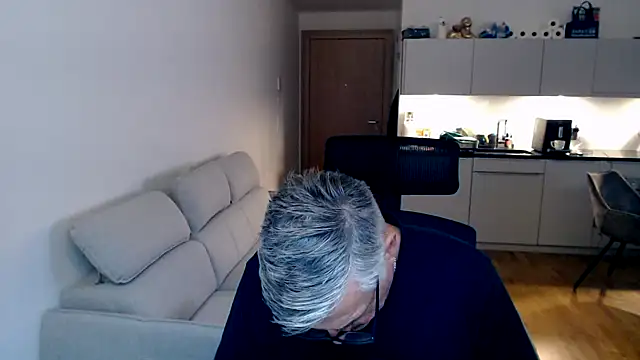 Snapshot of Buidapest chatting on 02-14-26, 05:32 Buidapest online show from 02-14-26, 05:32