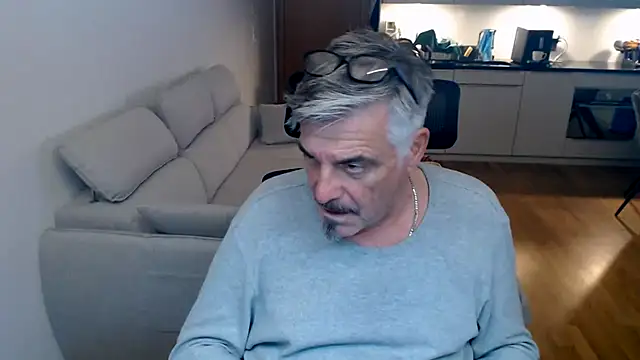 Snapshot of Buidapest chatting on 02-16-26, 04:08 Buidapest online show from 02-16-26, 04:08