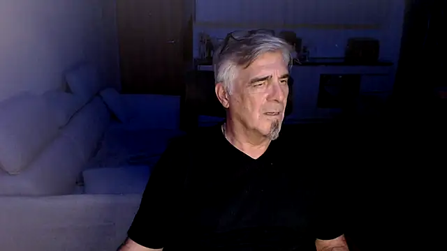 Snapshot of Buidapest chatting on 03-15-26, 03:01 Buidapest online show from 03-15-26, 03:01