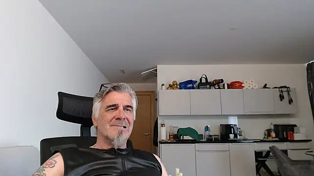 Buidapest online show from 05-03-26, 02:45