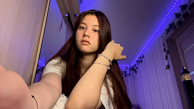 Snapshot of CutieSlim chatting on 11-18-25, 07:35 CutieSlim online show from 11-18-25, 07:35