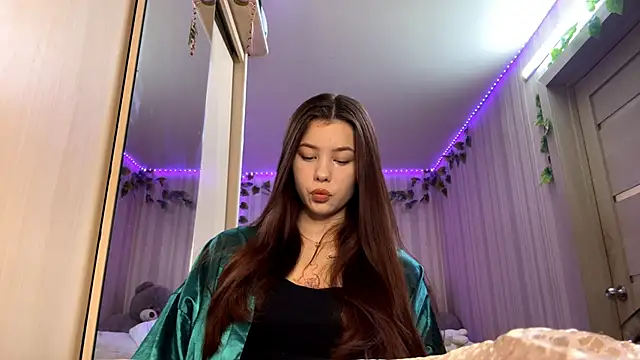 Snapshot of CutieSlim chatting on 12-04-25, 10:02 CutieSlim online show from 12-04-25, 10:02