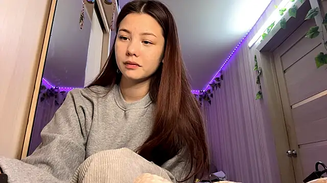 Snapshot of CutieSlim chatting on 12-15-25, 02:10 CutieSlim online show from 12-15-25, 02:10