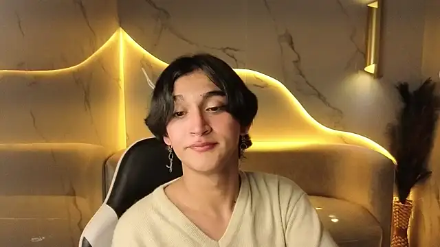 Snapshot of zoe_tp chatting on 11-22-25, 10:31 zoe tp online show from 11-22-25, 10:31