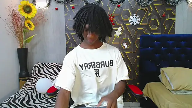 Snapshot of negga_cum chatting on 12-04-25, 01:09 negga cum online show from 12-04-25, 01:09