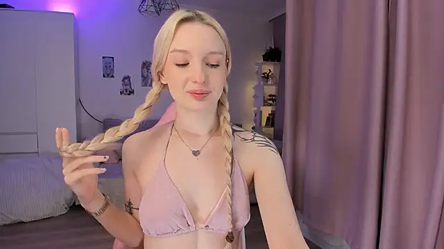 Tiffany Paw online show from 03-08-26, 03:21