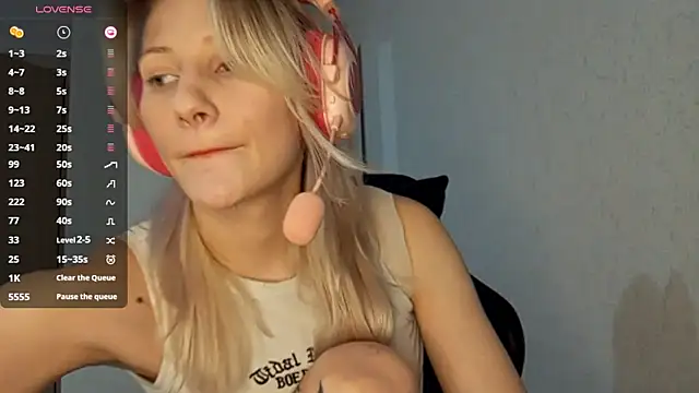 FoxySable online show from 12-17-25, 09:48