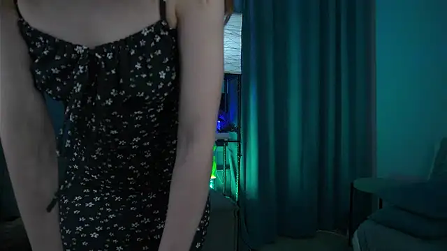 foxy cute4you online show from 11-18-25, 06:01