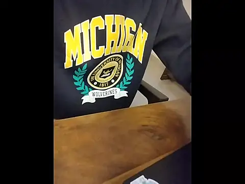 Snapshot of akshr1099 chatting on 12-20-25, 11:50 akshr1099 online show from 12-20-25, 11:50