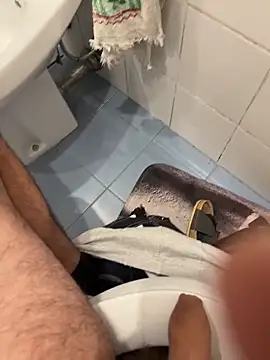 Snapshot of marc8876 chatting on 11-19-25, 05:51 marc8876 online show from 11-19-25, 05:51