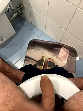 Snapshot of marc8876 chatting on 11-29-25, 06:05 marc8876 online show from 11-29-25, 06:05