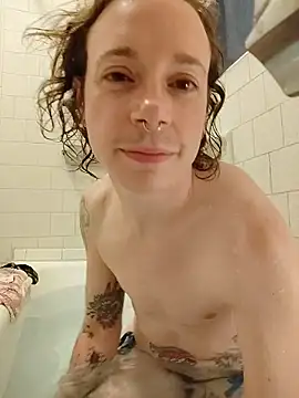 Snapshot of dragonlock chatting on 12-02-25, 03:23 dragonlock online show from 12-02-25, 03:23