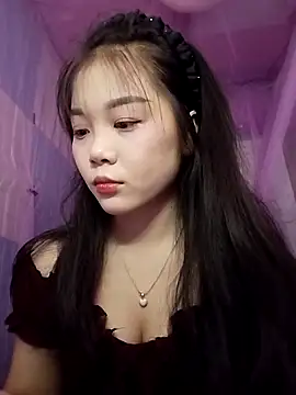 Baa-bee22 online show from 04-15-26, 01:23