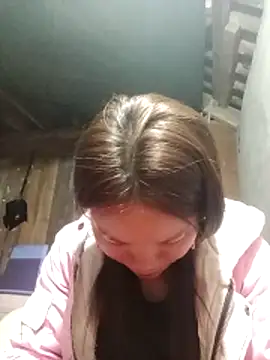 Snapshot of yu-zhen chatting on 11-21-25, 10:47 yu-zhen online show from 11-21-25, 10:47