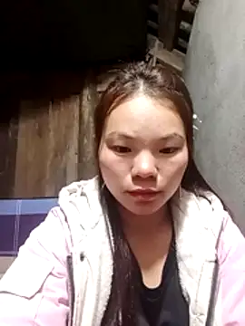 Snapshot of yu-zhen chatting on 12-01-25, 02:11 yu-zhen online show from 12-01-25, 02:11