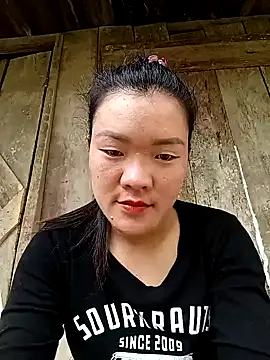 Snapshot of meomeo-00 chatting on 01-18-26, 04:05 meomeo-00 online show from 01-18-26, 04:05