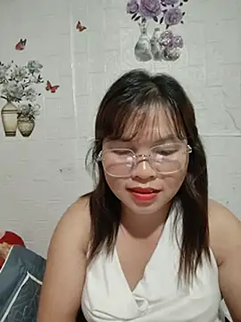Snapshot of Cover-baa chatting on 07-19-26, 10:35 Cover-baa online show from 07-19-26, 10:35