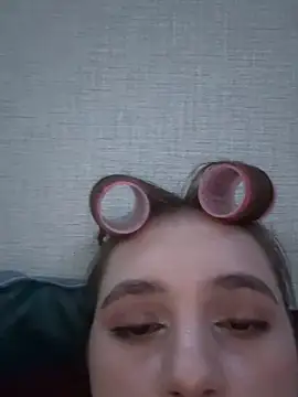 Snapshot of Amyhemii chatting on 12-04-25, 01:59 Amyhemii online show from 12-04-25, 01:59