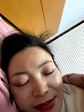 Snapshot of water-h chatting on 11-27-25, 10:56 water-h online show from 11-27-25, 10:56