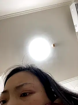 Snapshot of water-h chatting on 12-14-25, 01:38 water-h online show from 12-14-25, 01:38