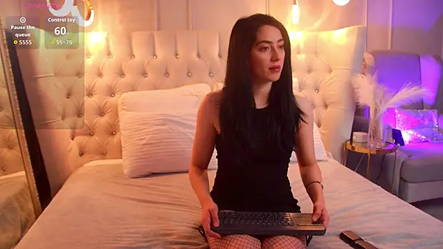 Snapshot of VelissaBowen chatting on 12-04-25, 09:29 VelissaBowen online show from 12-04-25, 09:29