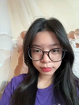 Snapshot of mau155_ chatting on 12-20-25, 02:40 mau155 online show from 12-20-25, 02:40