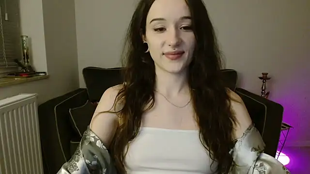 Snapshot of Tinybutt5368 chatting on 02-19-26, 04:58 Tinybutt5368 online show from 02-19-26, 04:58