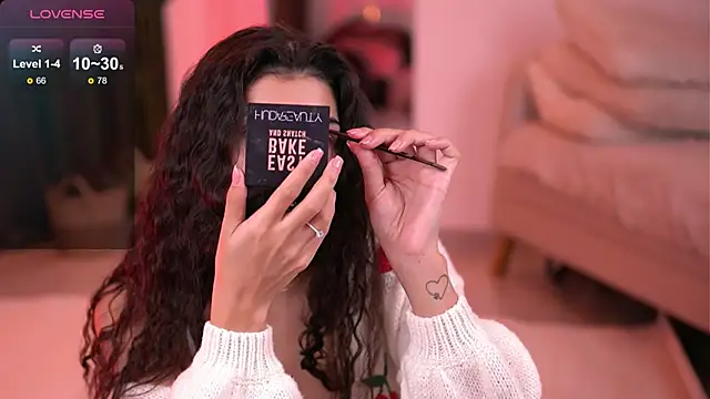 Snapshot of LuvCaprice chatting on 11-26-25, 05:30 LuvCaprice online show from 11-26-25, 05:30