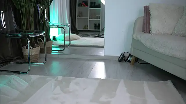 Snapshot of LuvCaprice chatting on 12-17-25, 09:37 LuvCaprice online show from 12-17-25, 09:37