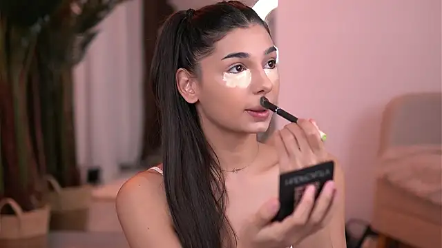 Snapshot of LuvCaprice chatting on 01-10-26, 02:52 LuvCaprice online show from 01-10-26, 02:52