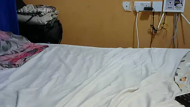 Beauty-Corah online show from 11-28-25, 05:48