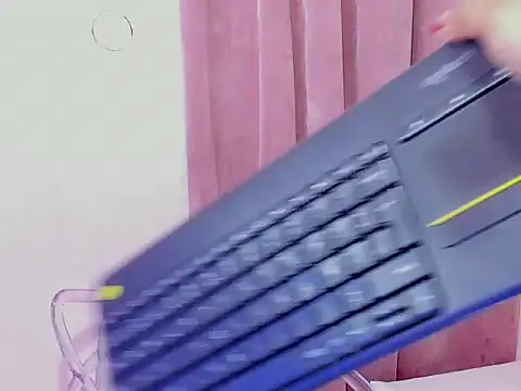 Xelena Kiss online show from 11-27-25, 01:07