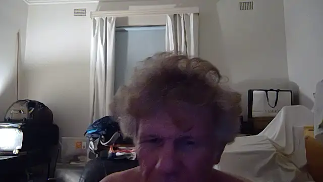 Snapshot of Hardwarelane67 chatting on 11-26-25, 02:51 Hardwarelane67 online show from 11-26-25, 02:51