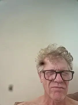 Snapshot of Hardwarelane67 chatting on 03-15-26, 10:49 Hardwarelane67 online show from 03-15-26, 10:49