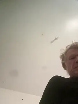 Snapshot of Hardwarelane67 chatting on 05-15-26, 02:46 Hardwarelane67 online show from 05-15-26, 02:46