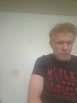 Snapshot of Hardwarelane67 chatting on 06-09-26, 01:34 Hardwarelane67 online show from 06-09-26, 01:34