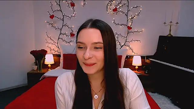 Snapshot of charming_berry chatting on 11-28-25, 08:22 charming berry online show from 11-28-25, 08:22