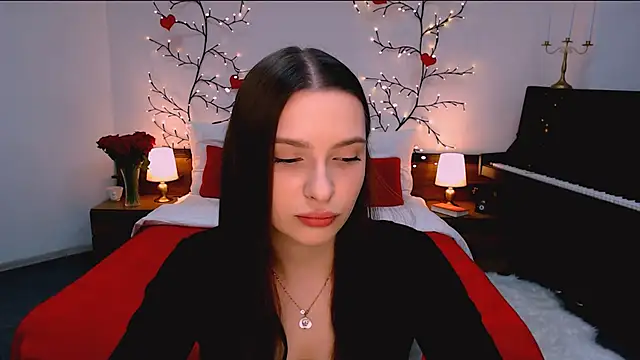 Snapshot of charming_berry chatting on 12-01-25, 01:05 charming berry online show from 12-01-25, 01:05