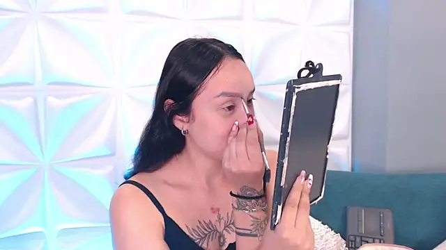 Snapshot of HorneyyQueen chatting on 12-02-25, 02:01 HorneyyQueen online show from 12-02-25, 02:01