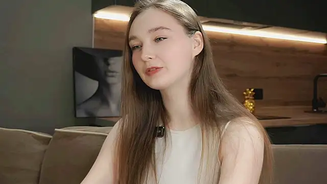 Eliravelvet online show from 11-18-25, 06:12